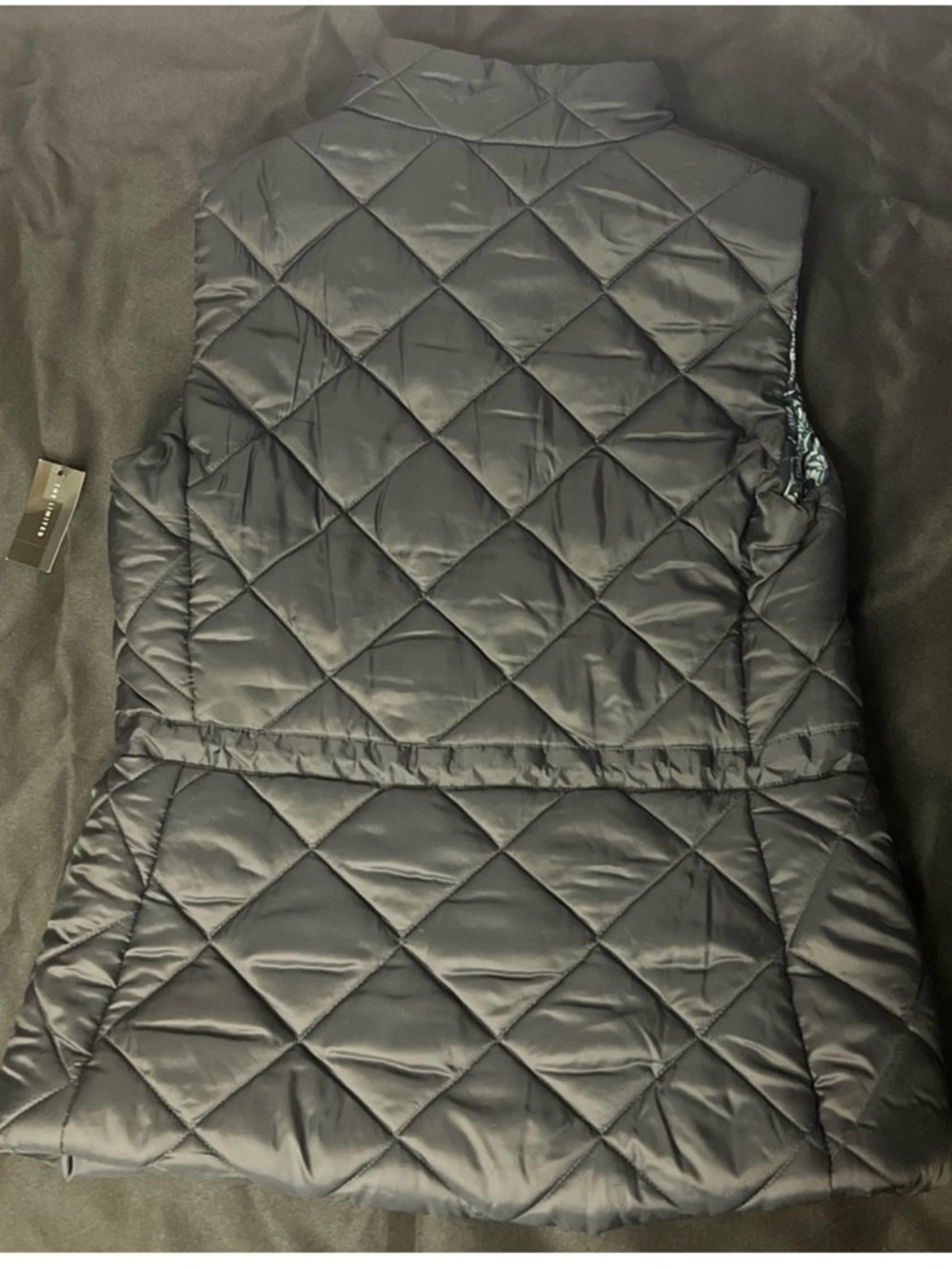 The Limited Navy Quilted Puffer Vest - Picture 3 of 6